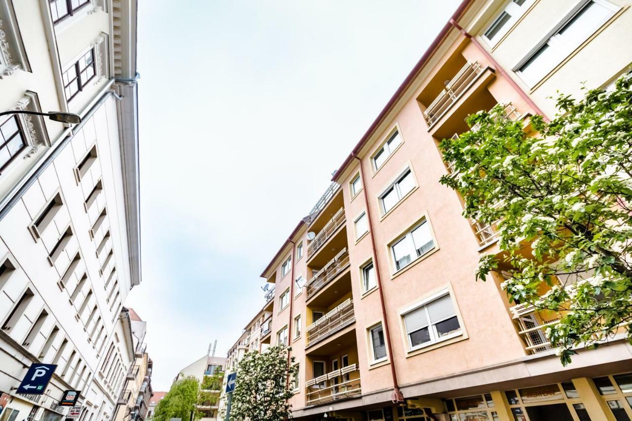 Bpr Hello Hollo Apartment Budapest Bagian luar foto