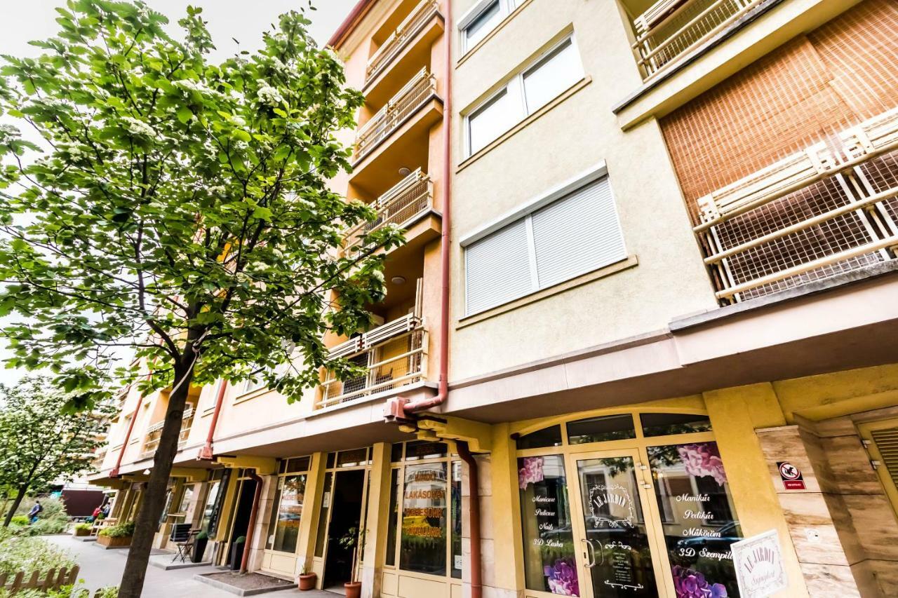 Bpr Hello Hollo Apartment Budapest Bagian luar foto
